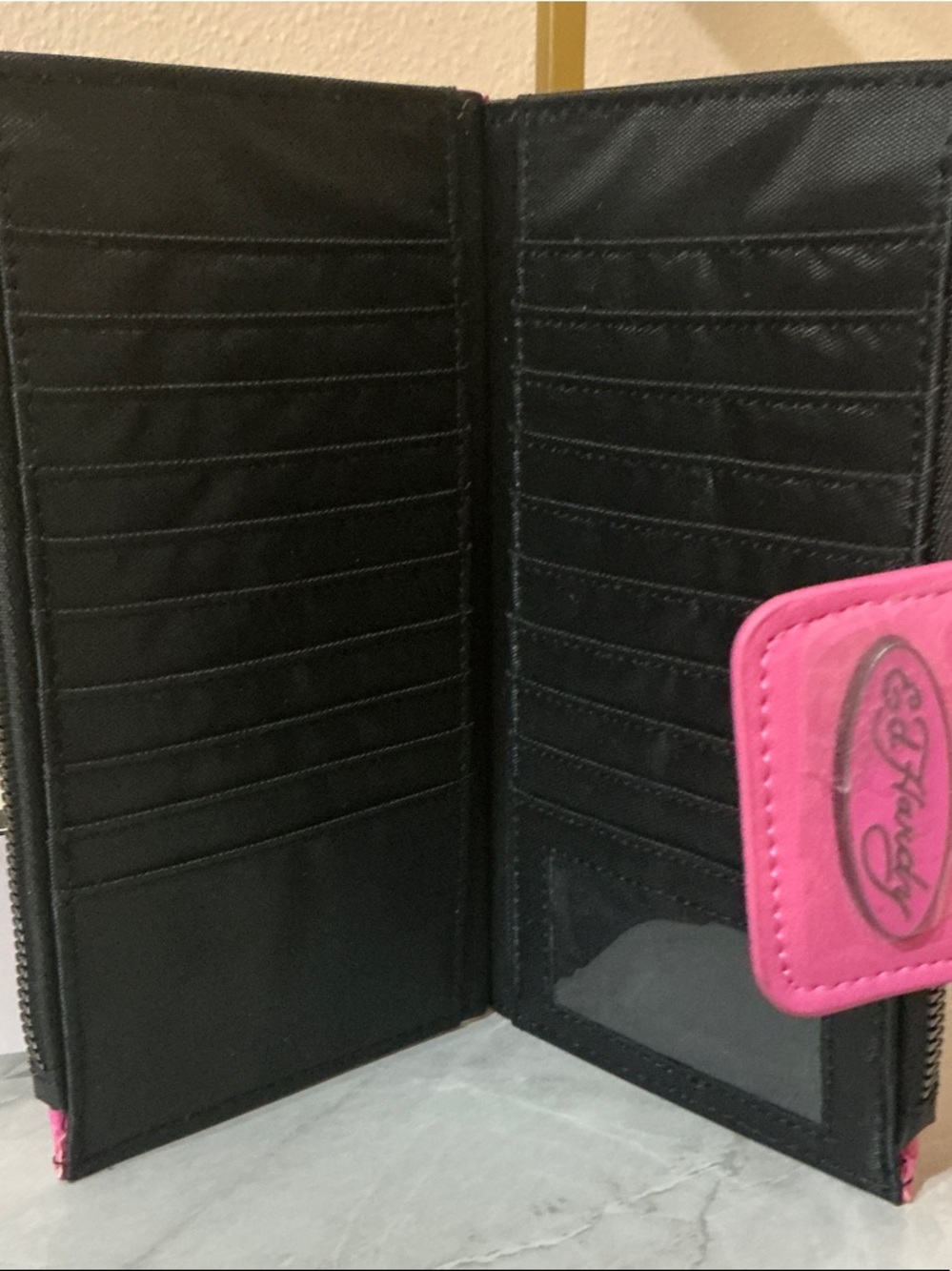 Ed Hardy Hot Pink Embossed Wristlet Wallet Absolutely Stunning 🤩 - Picture 3 of 5